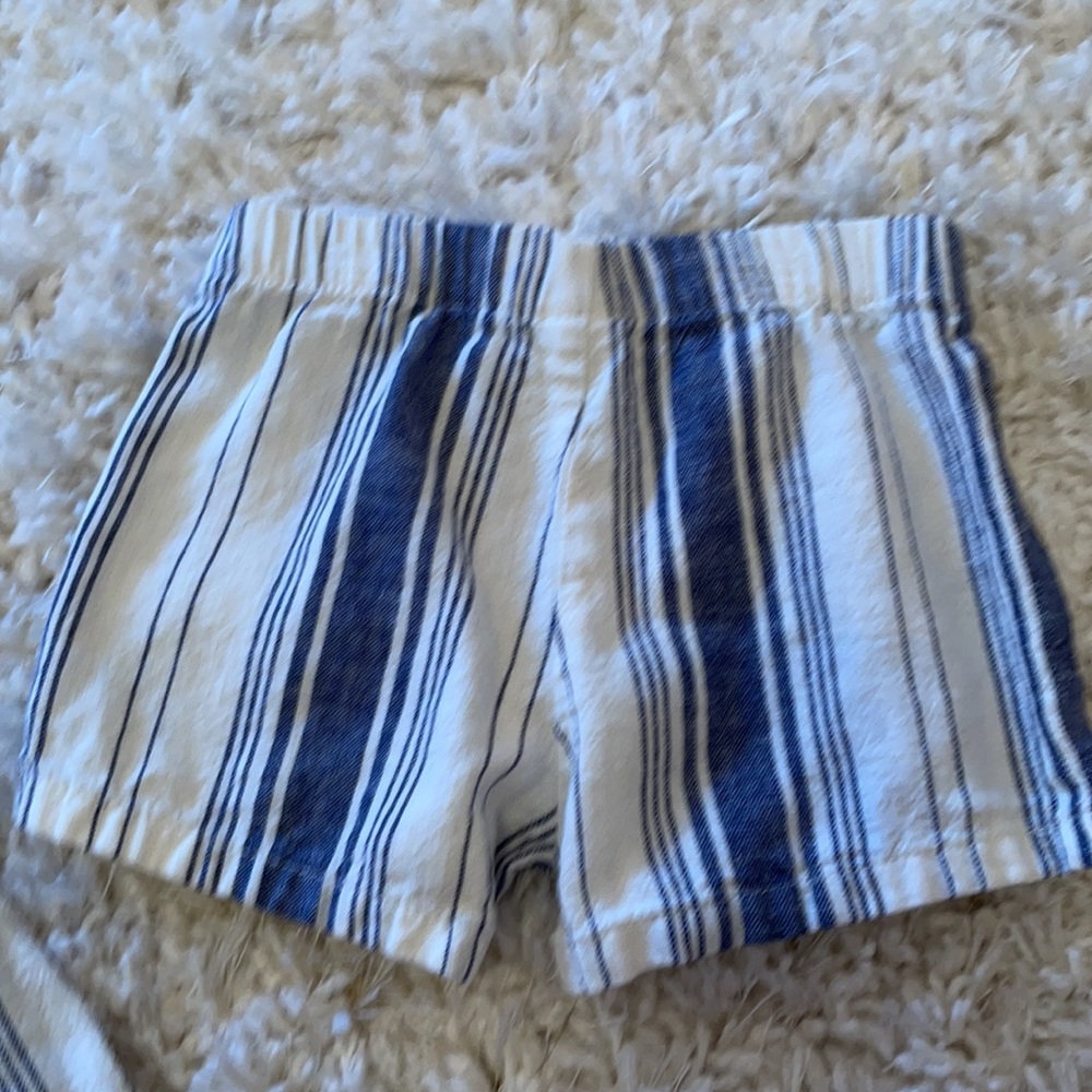 Adorable Carter’s Baby Girls blue and white striped short outfit! - Picture 5 of 8